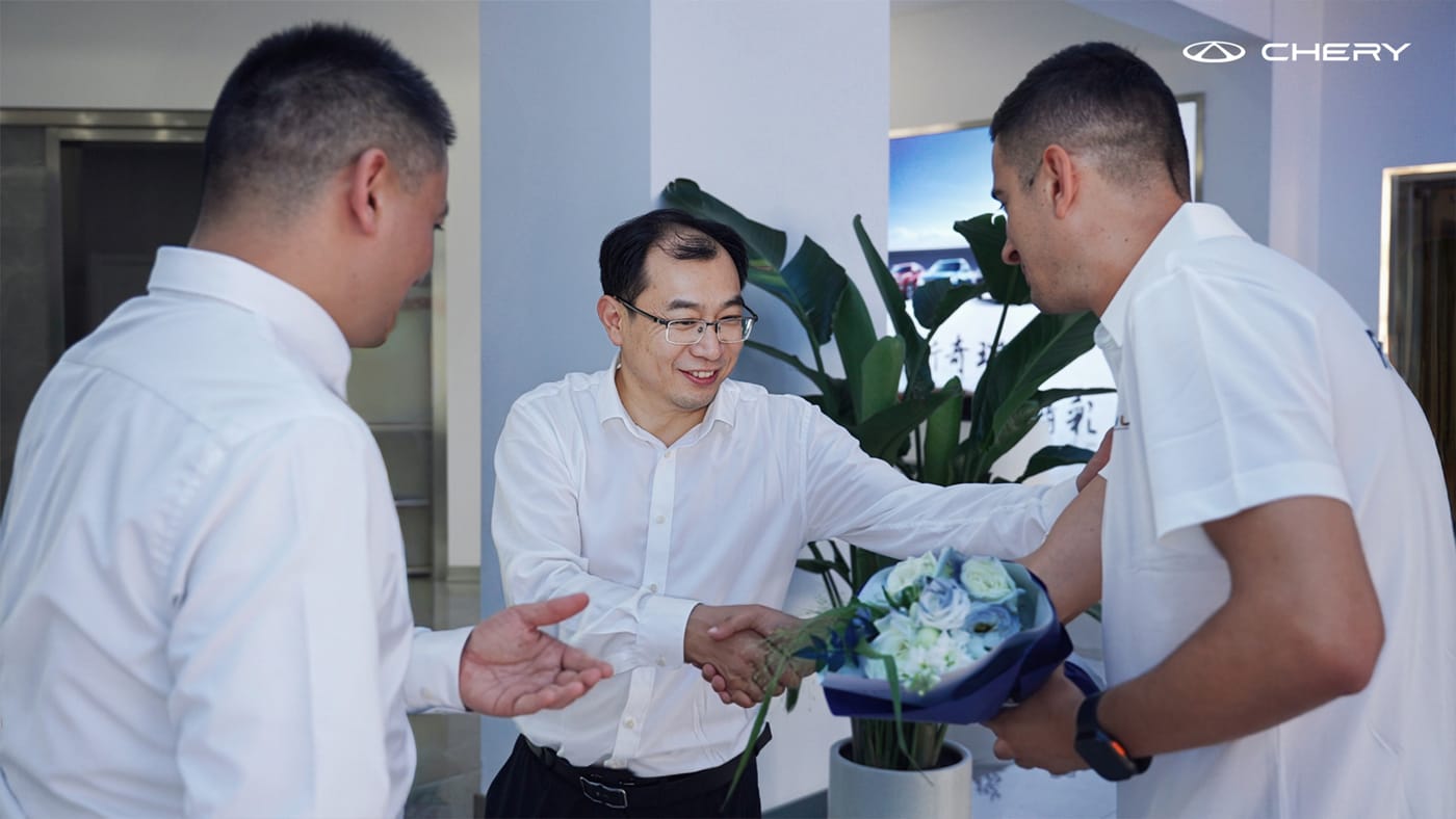 CHERY Welcomes TIGGO 9 CSH Owner Home After 12,000 km Europe-to-China Expedition
